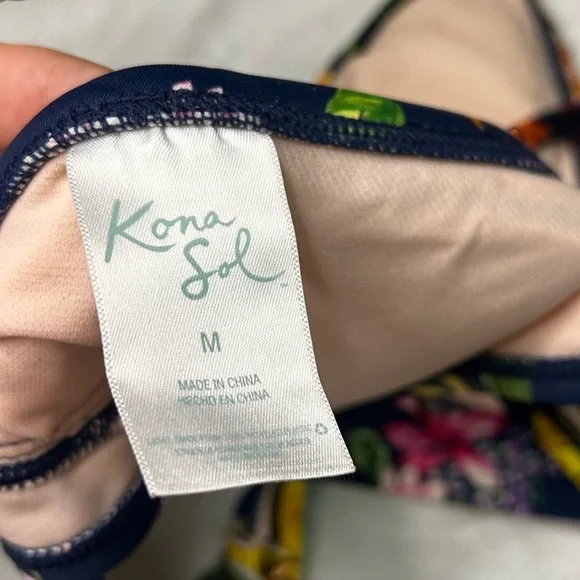 4/$10 Kona Sol blue floral bikini top - Picture 4 of 5